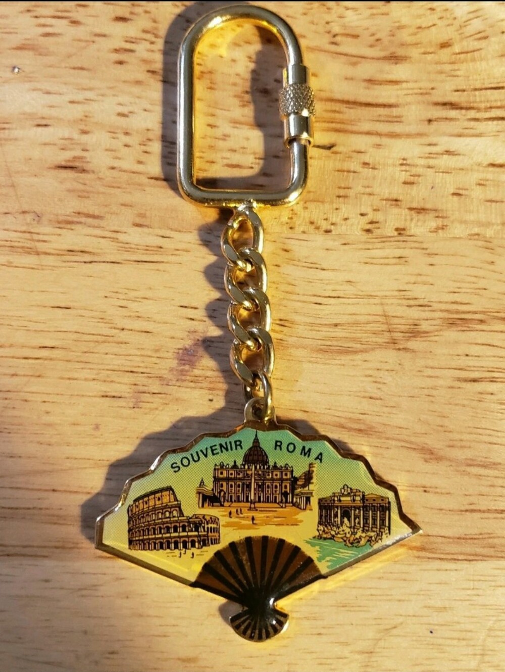 Key Chain From Rome Italy New Metal Tone With Gold Fan Design Landmark
